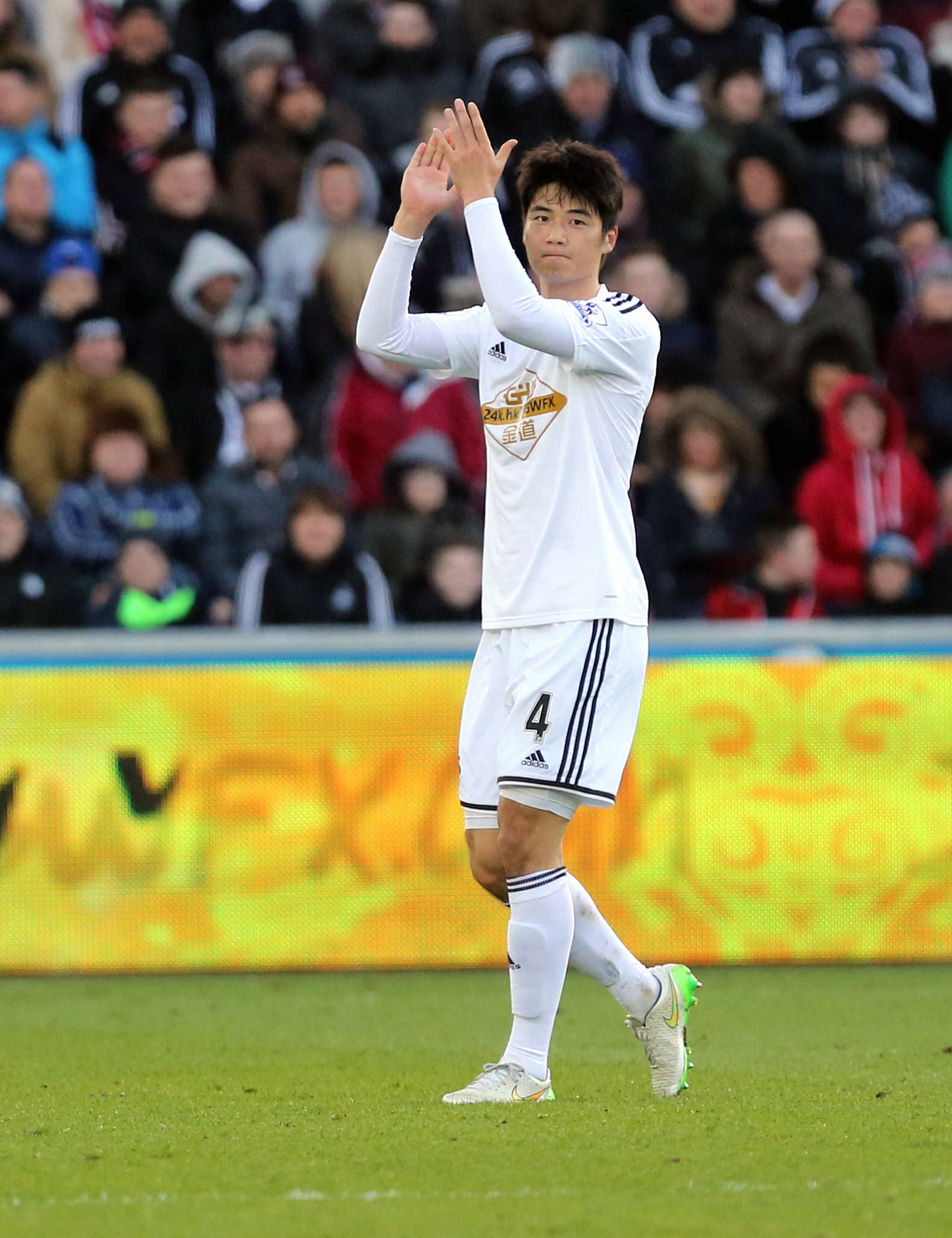 包含今晨体能课后，阿贾克斯临场应变备战西甲，压力陡增，赛季目标并未改变的词条-爱游戏体育电竞